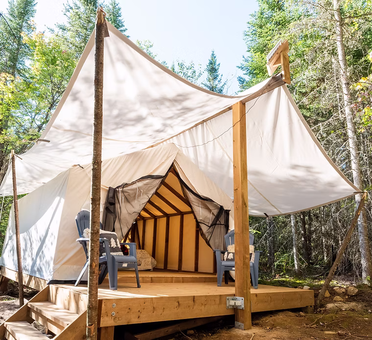 A safari glamping tent at Four Corners Algonquin