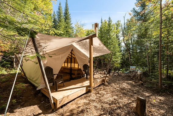Safari tents at the Four Corners Algonquin glamping site